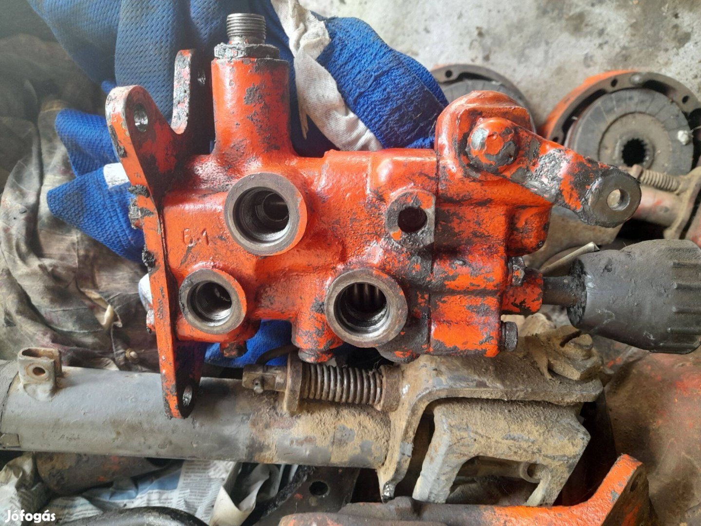 Mtz 80/82 használt antislipzárószelep eladó