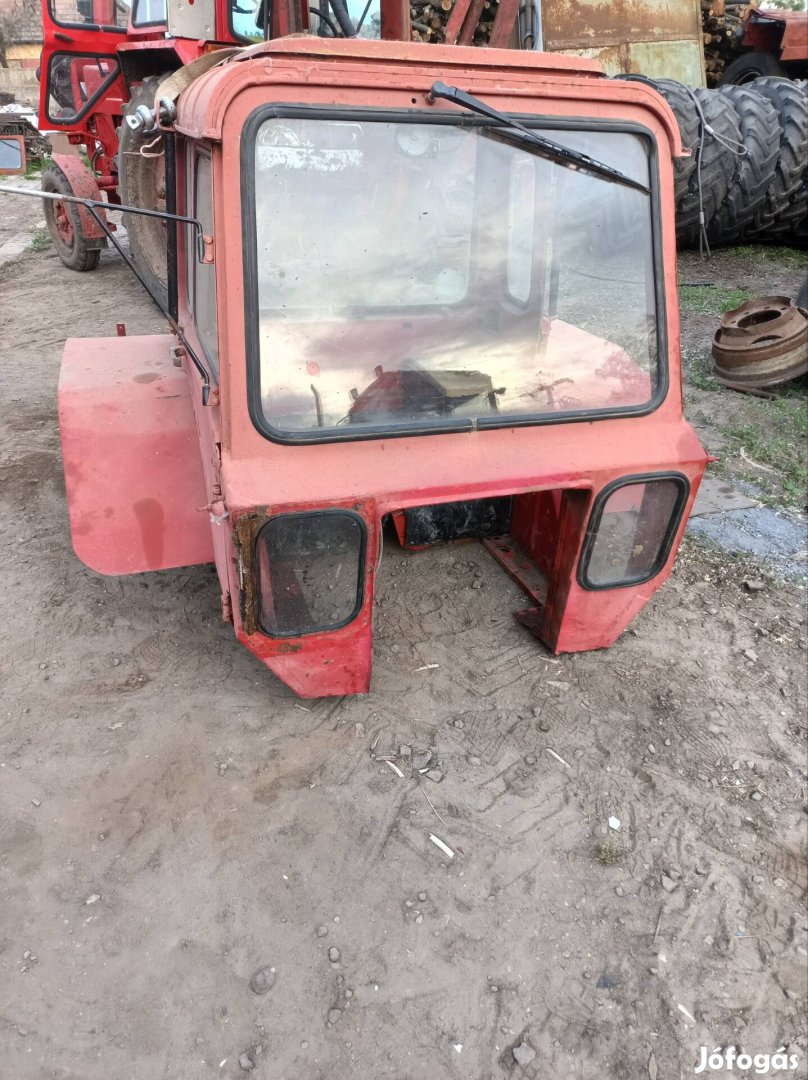 Mtz 80/82kis fülke.