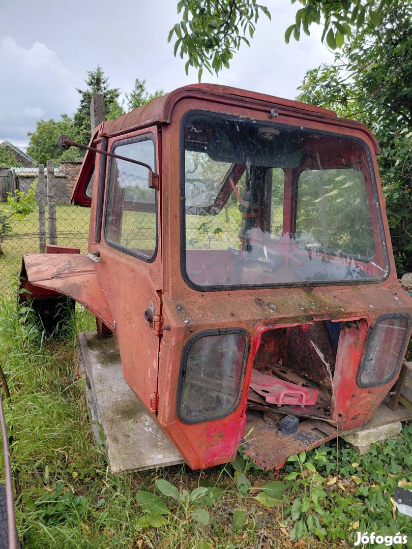 Mtz 80 kisfülke