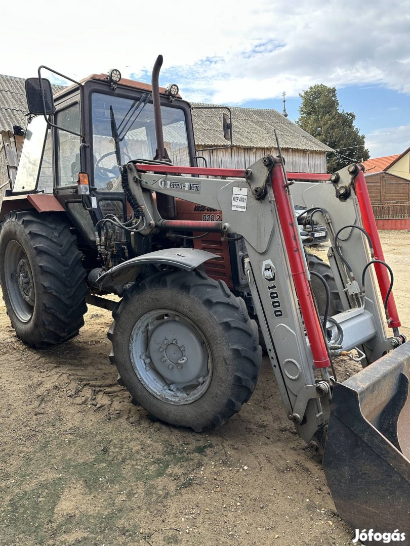 Mtz 820.2 rakodós