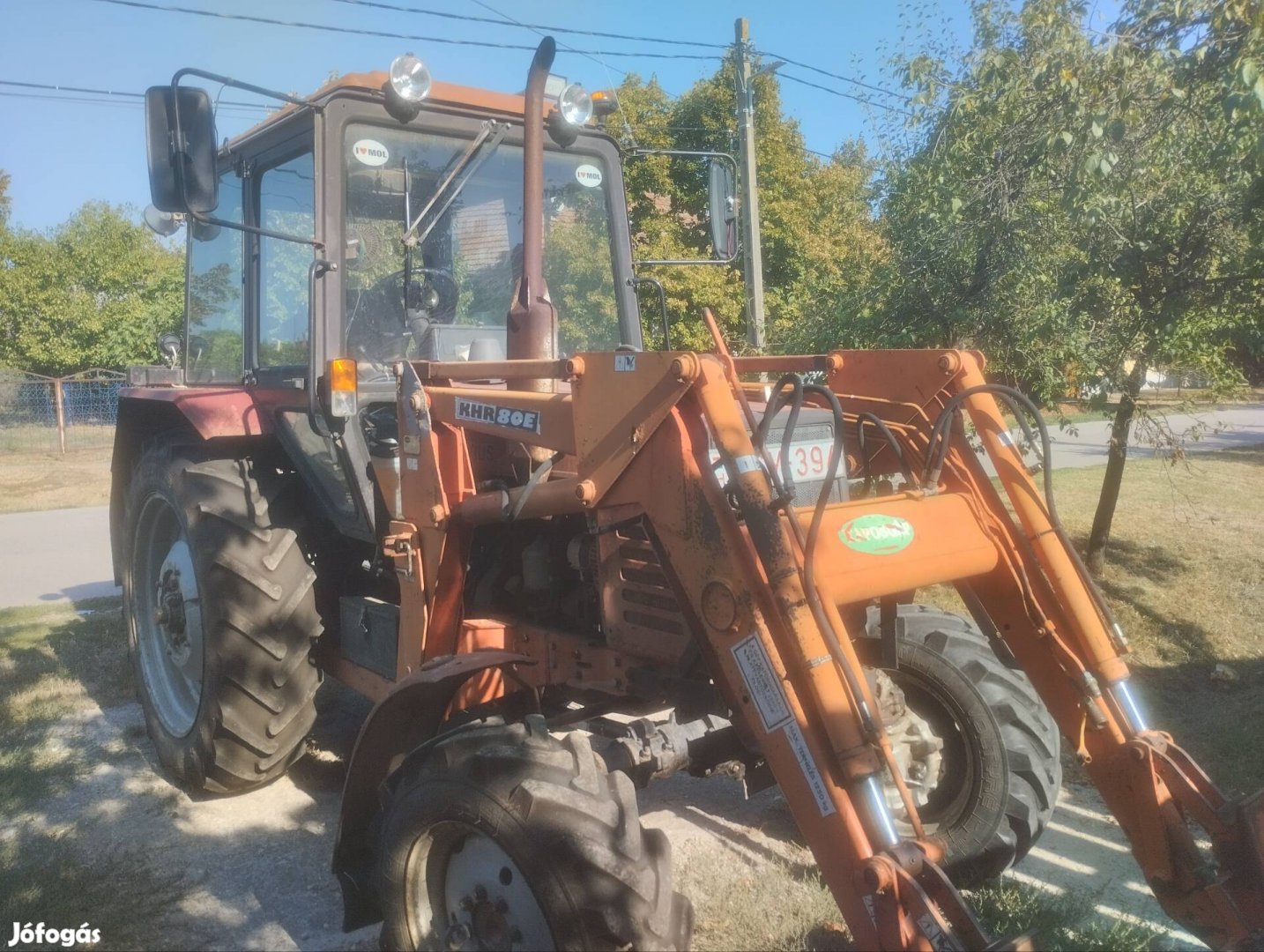 Mtz 820 homlokrakodóval