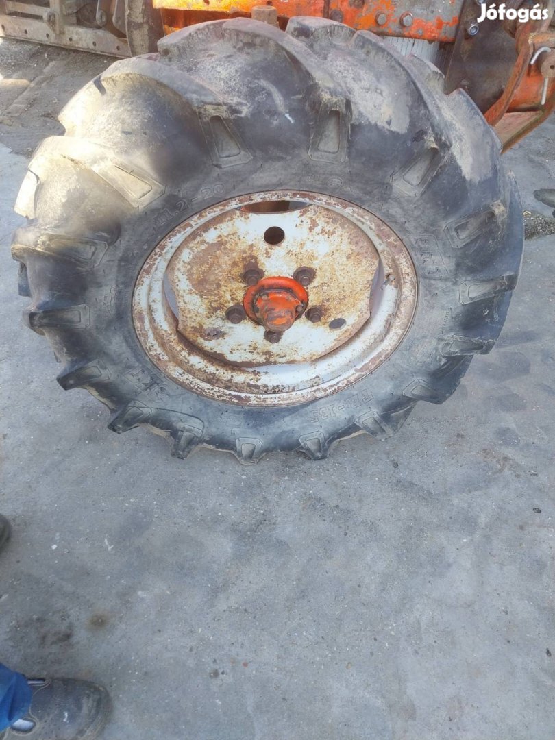 Mtz 82es 1darab újszerű elsőgumi elado Zala megye