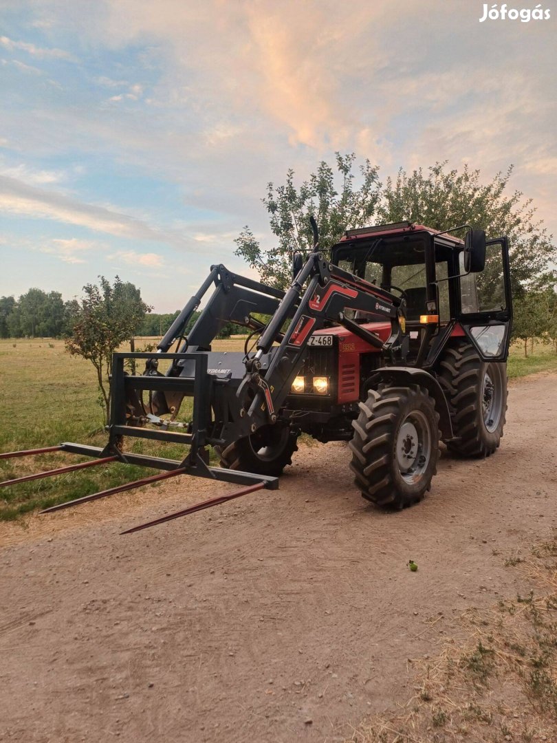 Mtz 892.2 homlokrakodóval