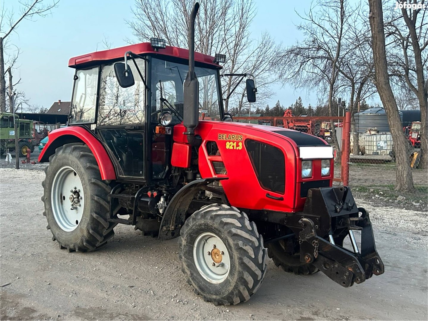 Mtz 921.3 keskeny nyomtávú ültetvény traktor