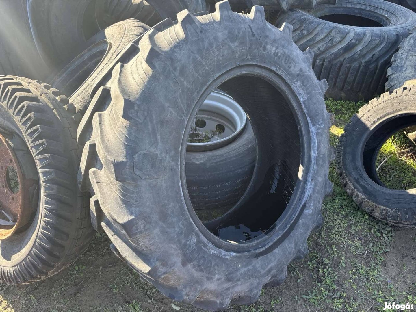 Mtz gumi Taurus 360/70 R24 13,6 R24