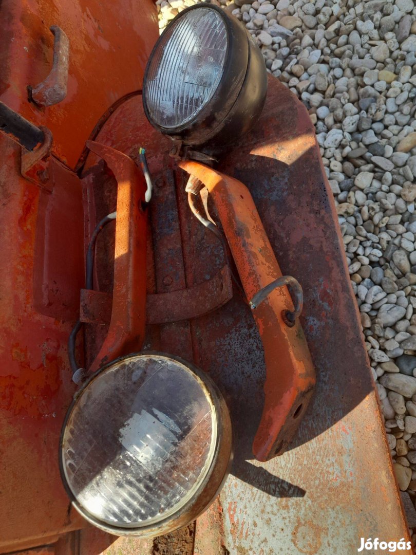 Mtz gyári első lámpatartó párban eladó ár fix
