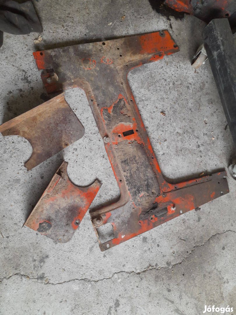 Mtz nagyfülkéhez gyári taposólemez eladó ár fix