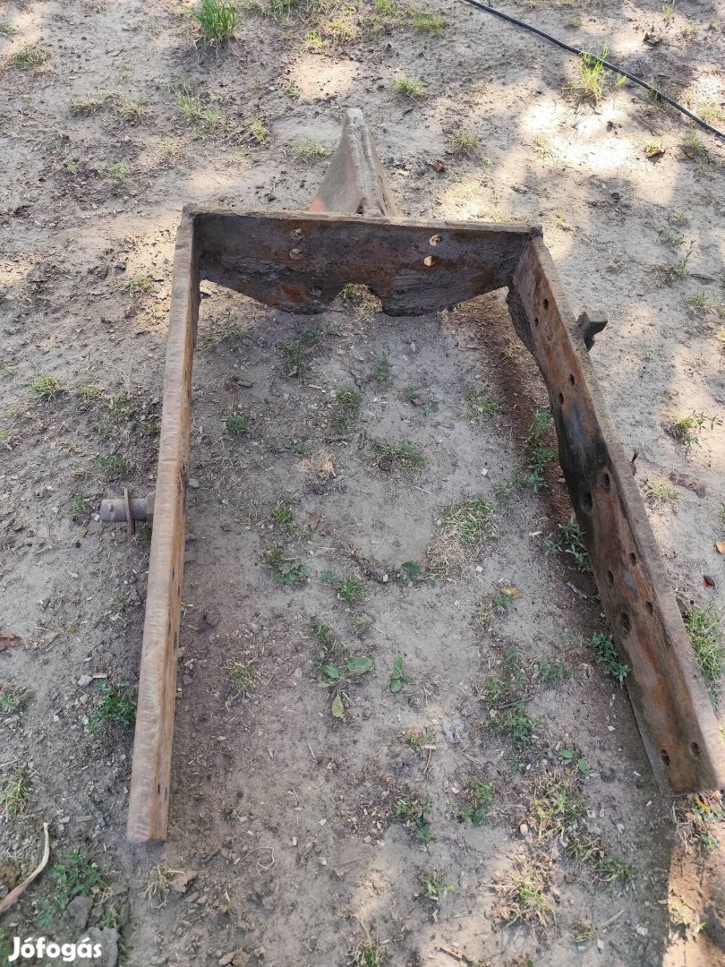 Mtz tolólap tartó 