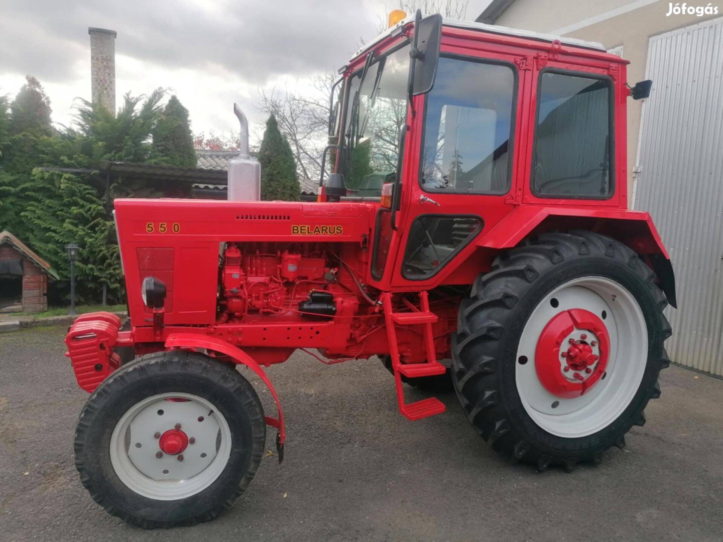 Mtz traktor / Traktor újszerű állapotban (MTZ 550E)