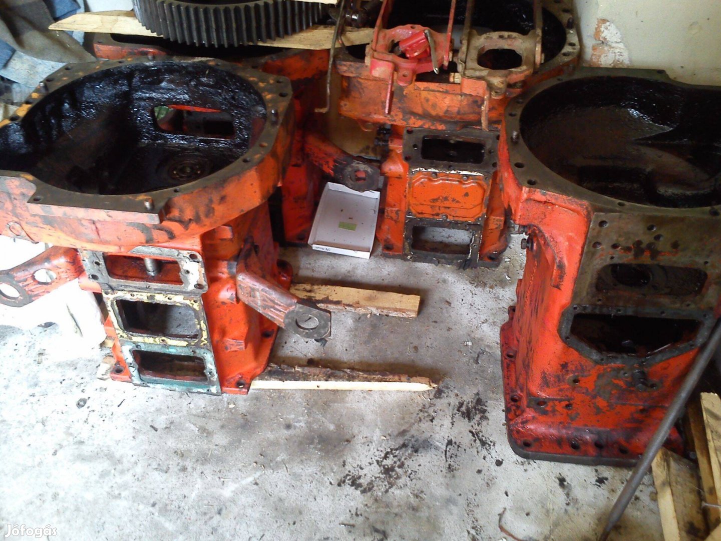 Mtz traktor gyári kuplungház alkatrész eladó Zala megye