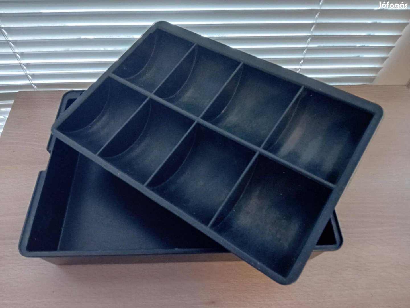 Műanyag 2 részes 8 rekeszes kassza