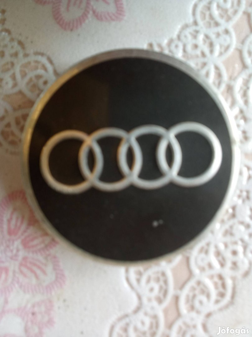 Műanyag Audi márkajelzés, embléma 