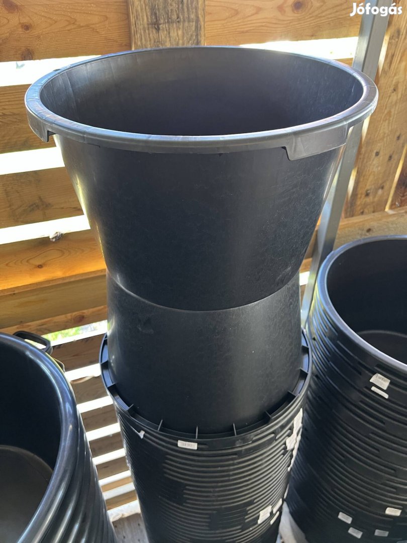 Műanyag Dézsa, virágtartó , Virágcserép, növénykonténer,