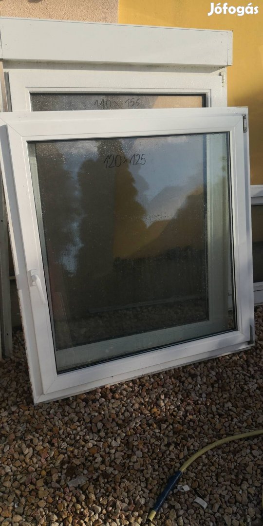 Műanyag ablak, 120cm x 125cm. Bukó-nyilló. 