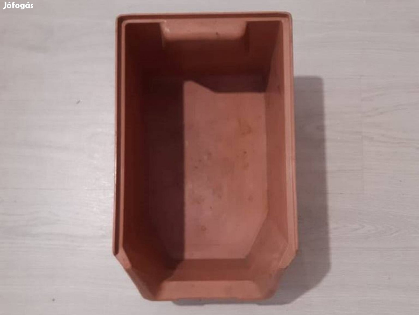 Műanyag alkatrésztároló doboz