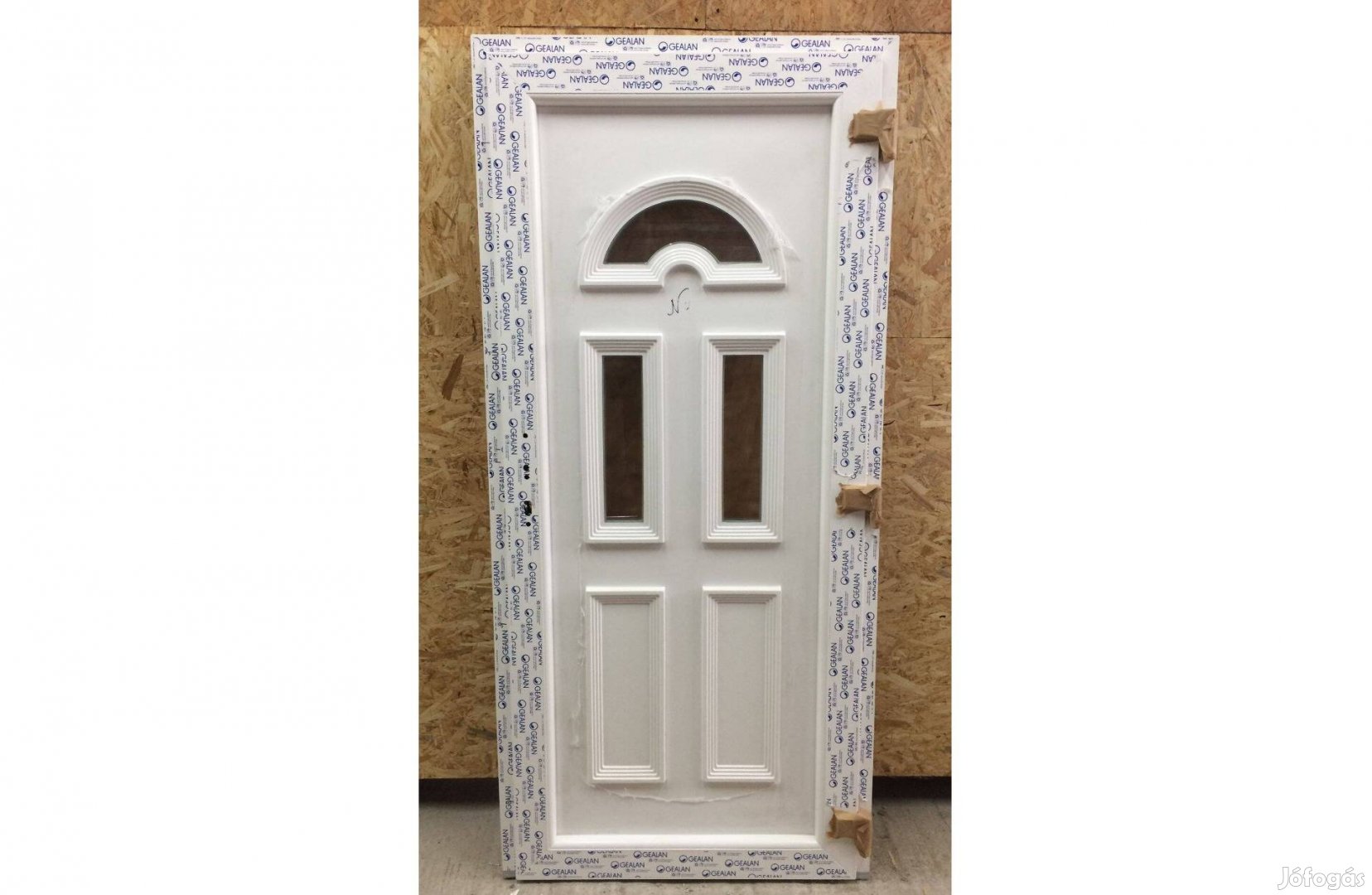 Műanyag bejárati ajtó (Gealan) 98x208-as méretben