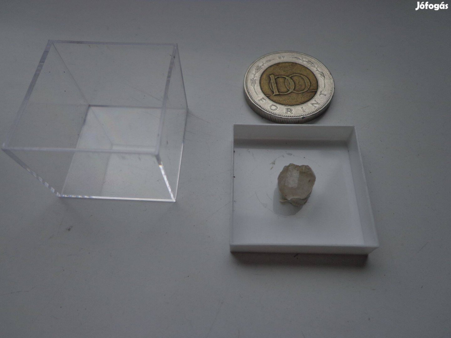 Műanyag dobozban topáz