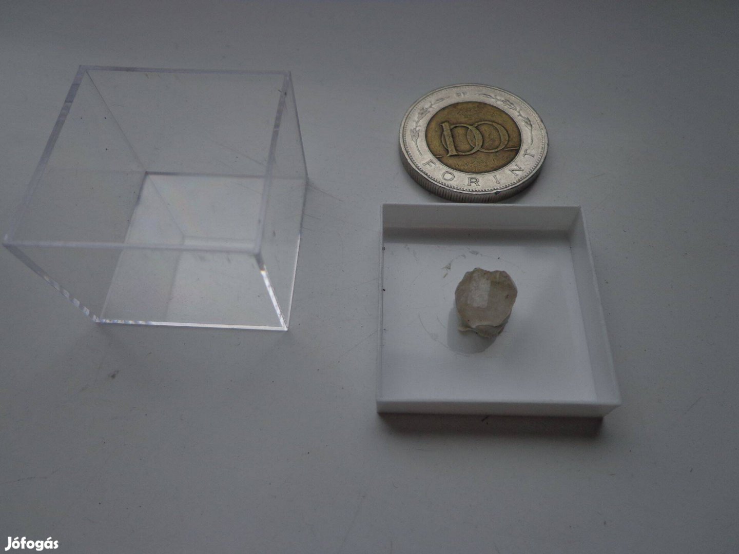 Műanyag dobozban topáz