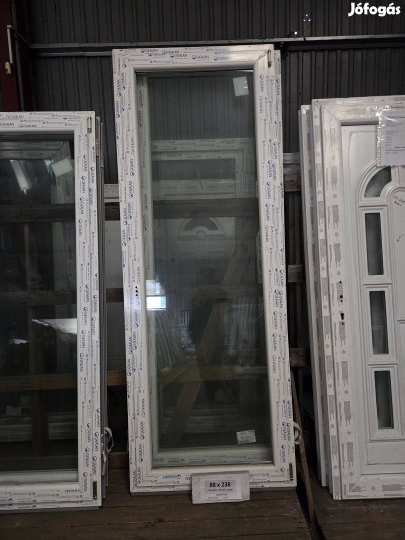 Műanyag erkélyajtó 88 x 238 b-ny Gealan 2rtg üveggel