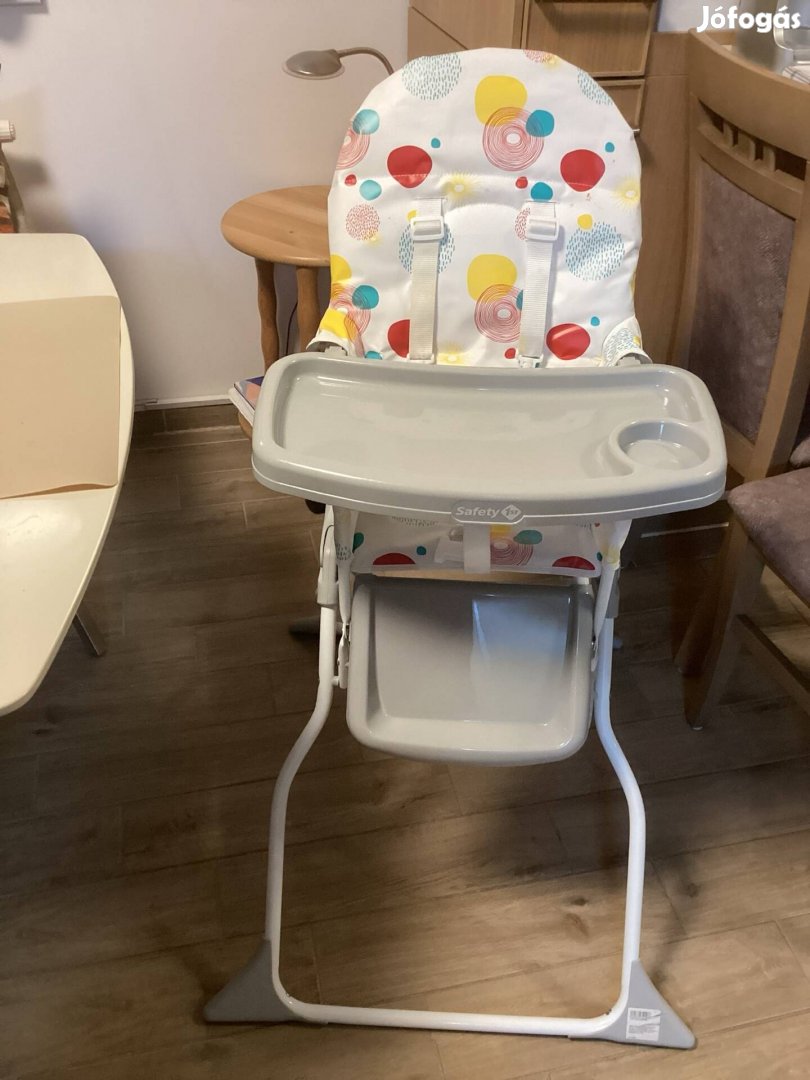 Műanyag etetőszékek