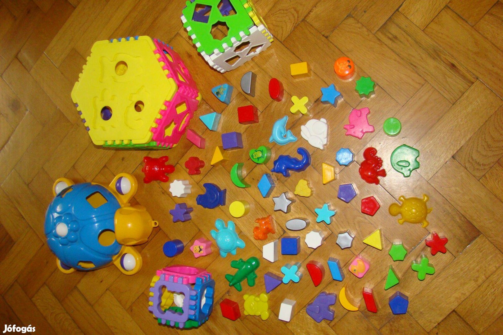 Műanyag formaillesztő játékok