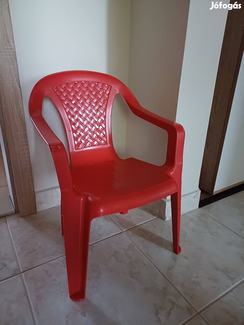 Műanyag gyermek szék