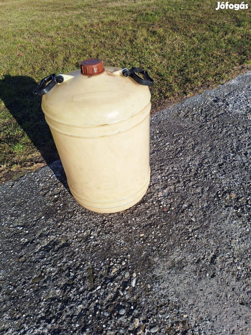 Műanyag hordó 50 liter