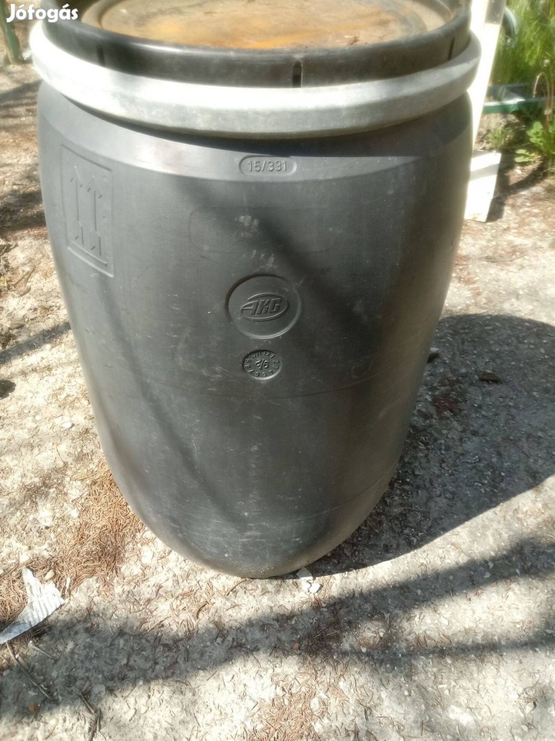 Műanyag hordó I. , tetővel 120 l