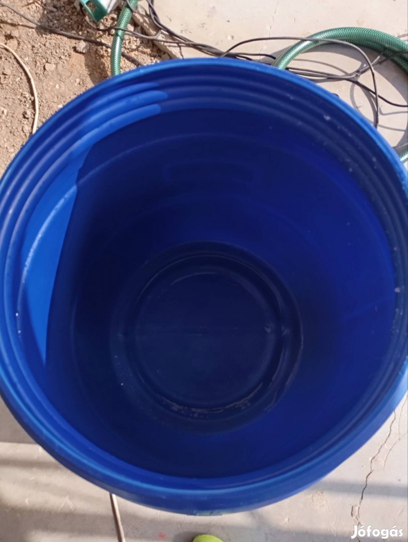 Műanyag hordó dubla tetős eladó