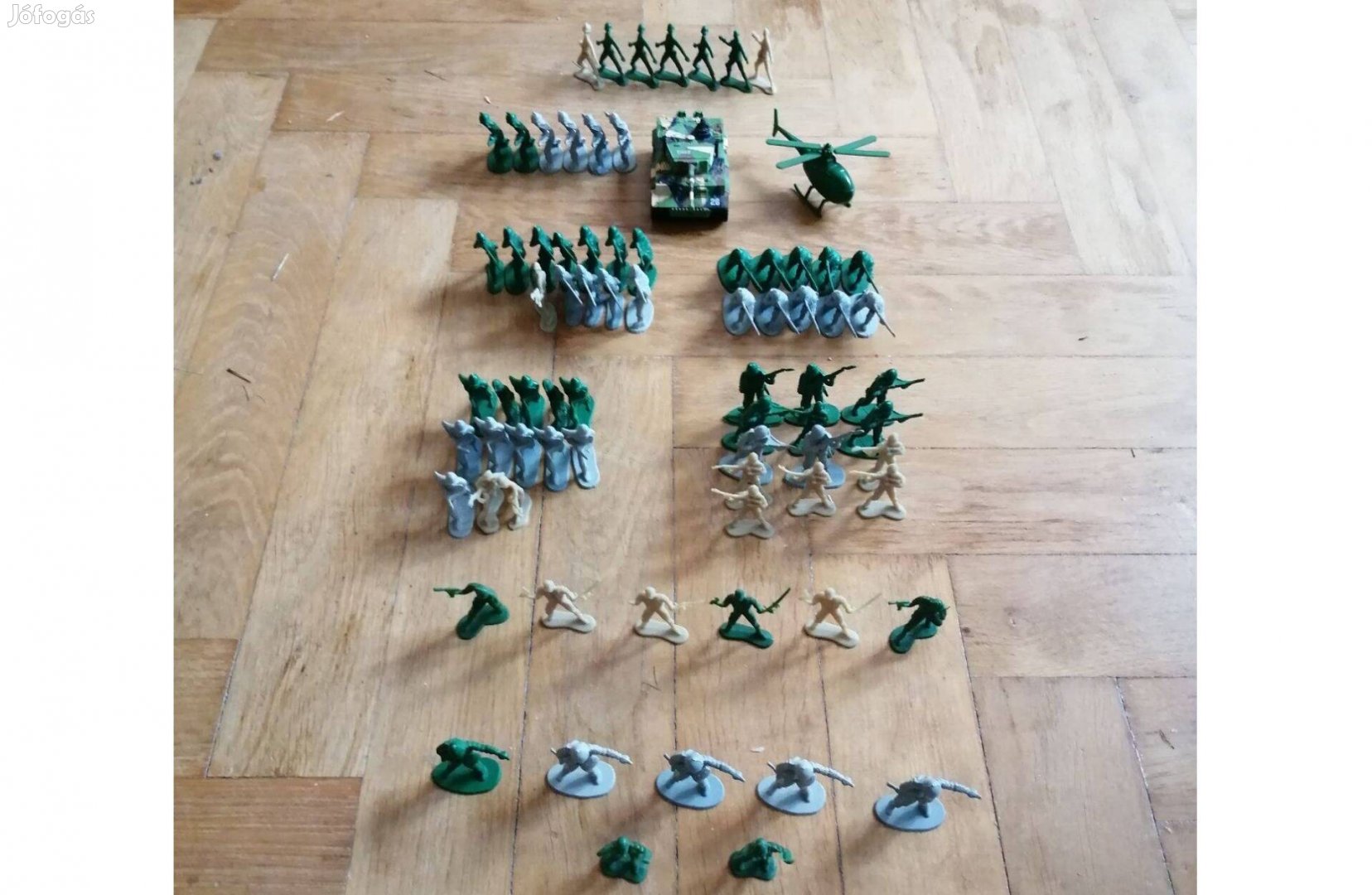 Műanyag játék katonák, tank, helikopter