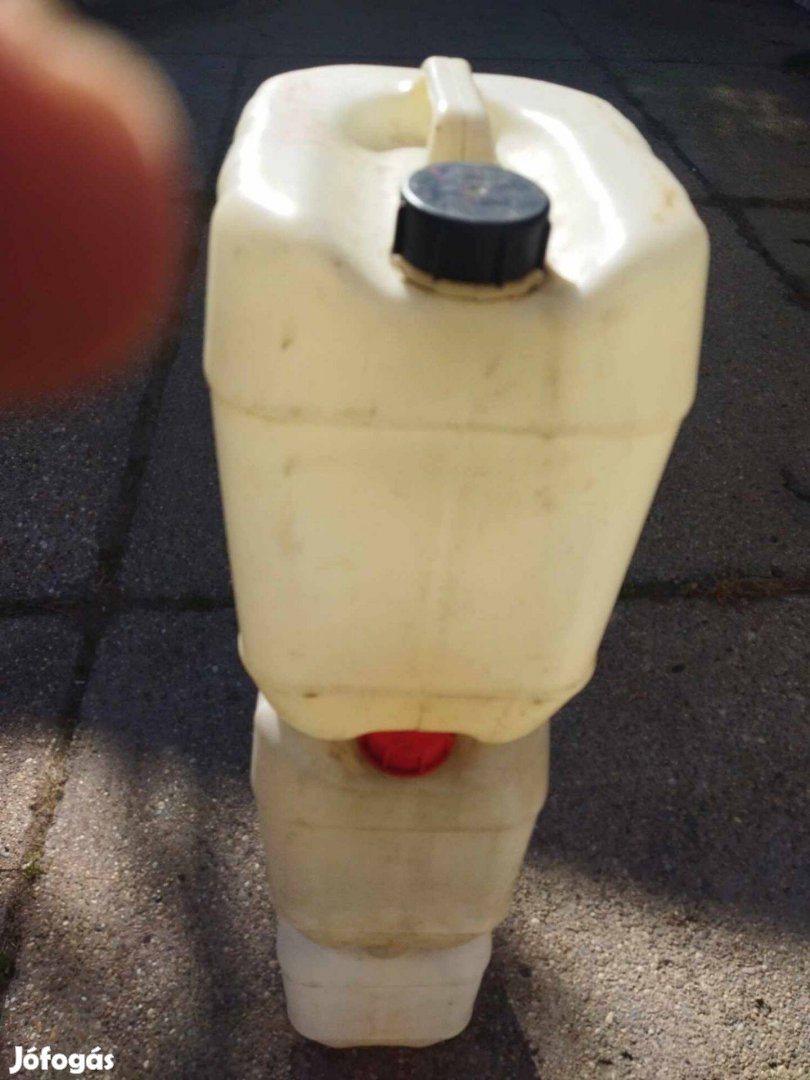 Műanyag kanna 20 literes