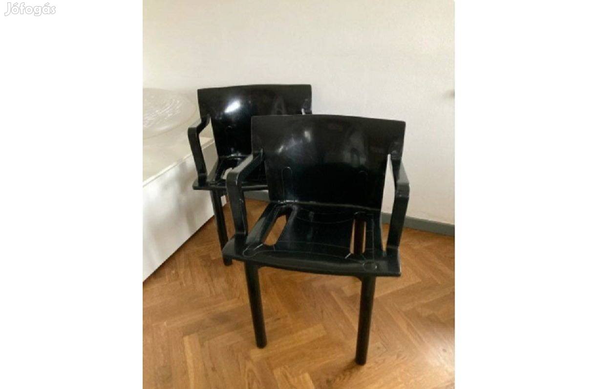 Műanyag karfás szék szett,2 db,fekete ,B.-kategória, Új