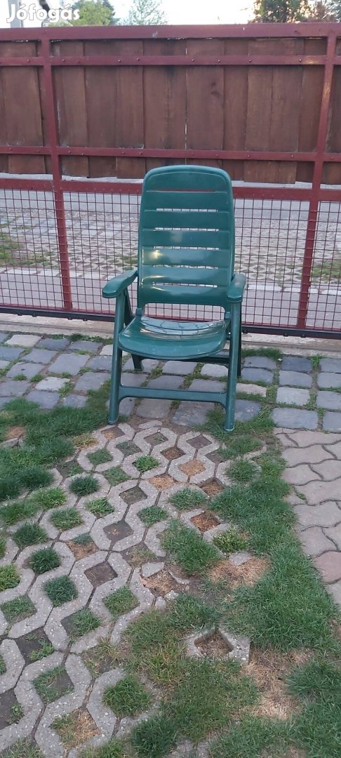 Múanyag kertí szék több poziciós