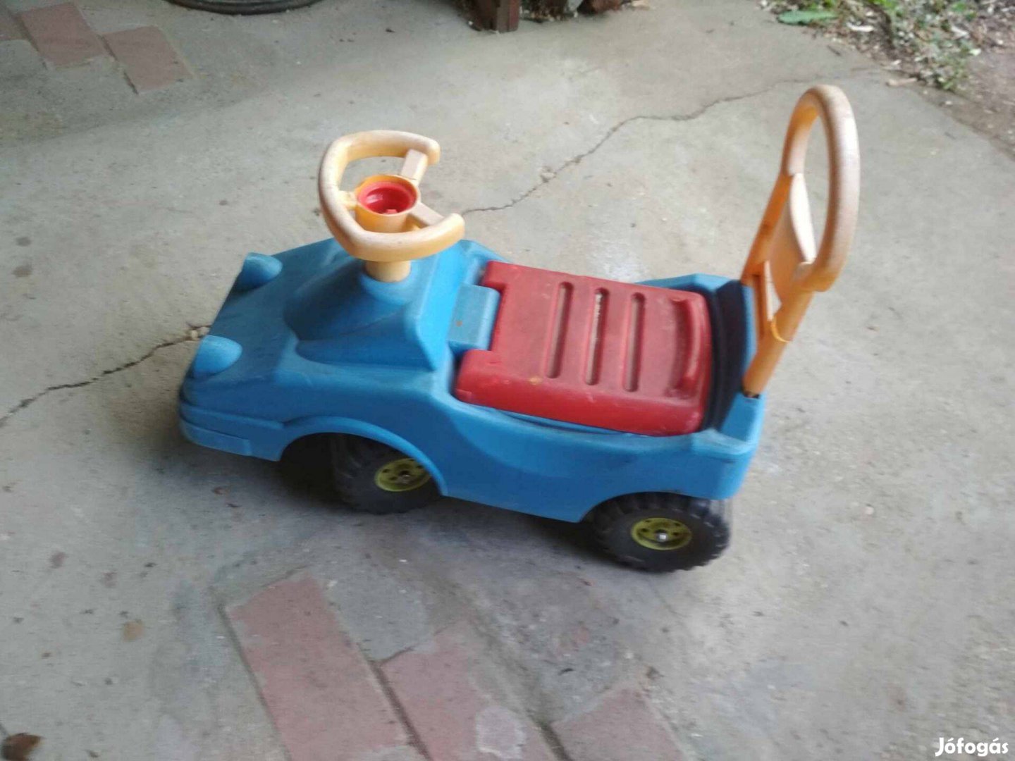 Műanyag kültéri gyermek játék autó