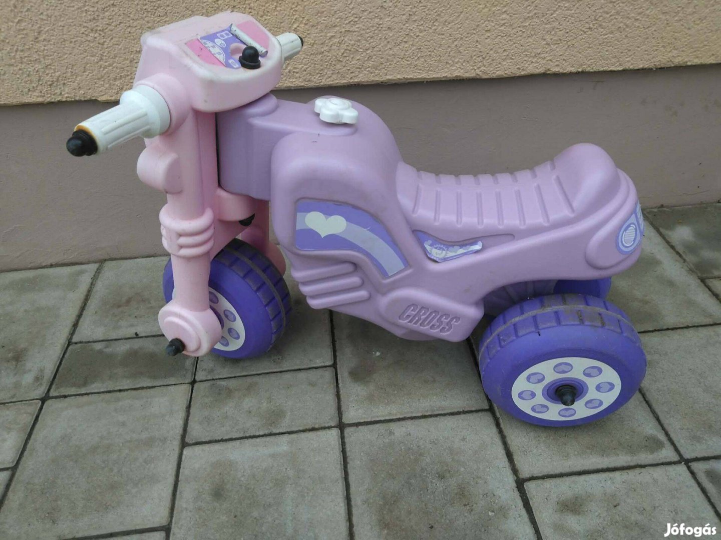 Műanyag lábbal hajtós motor eladó