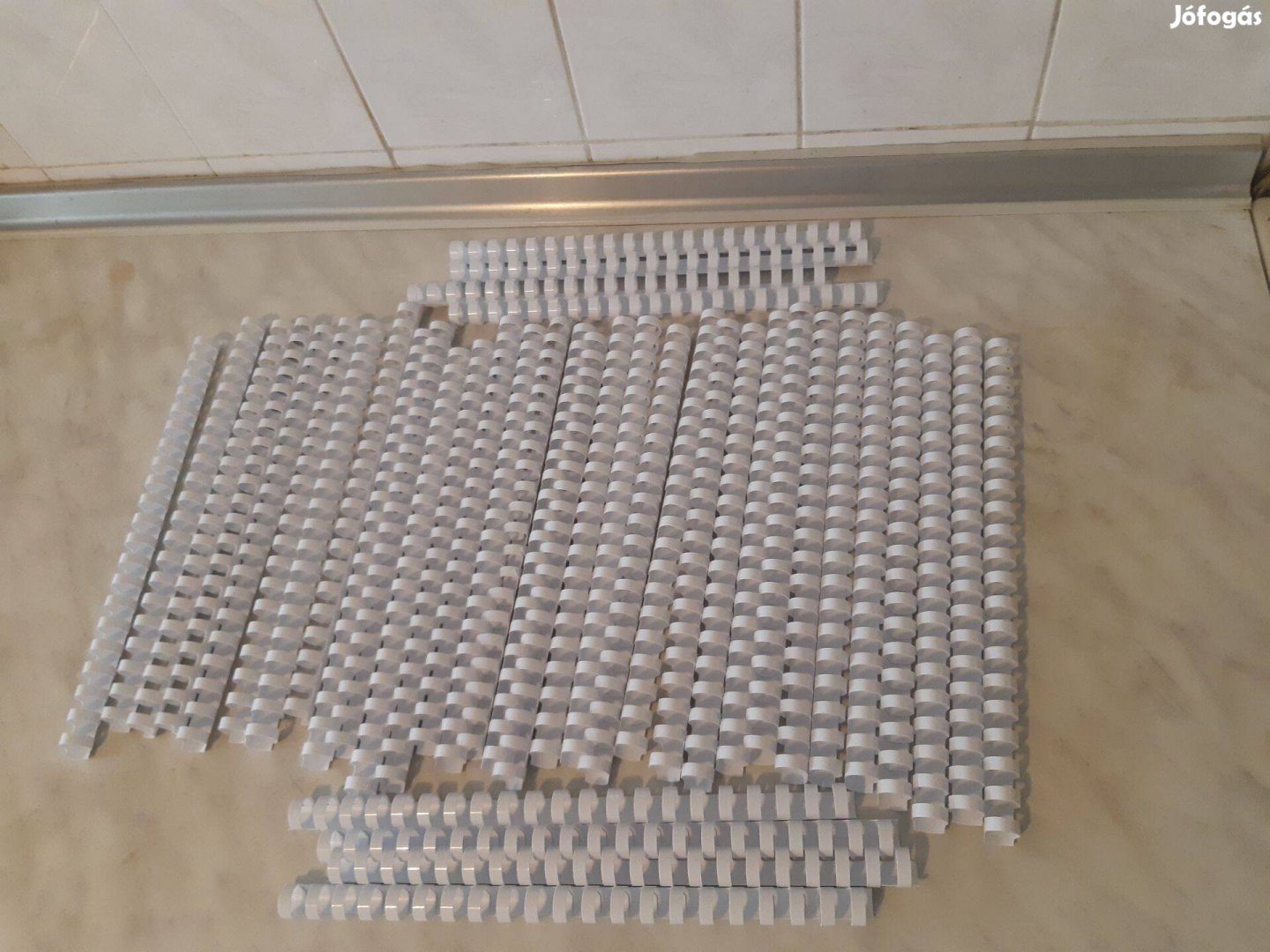 Műanyag spirál A4 fehér 25 mm