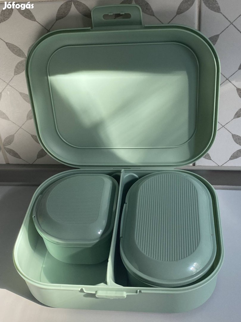 Műanyag tároló dobozok