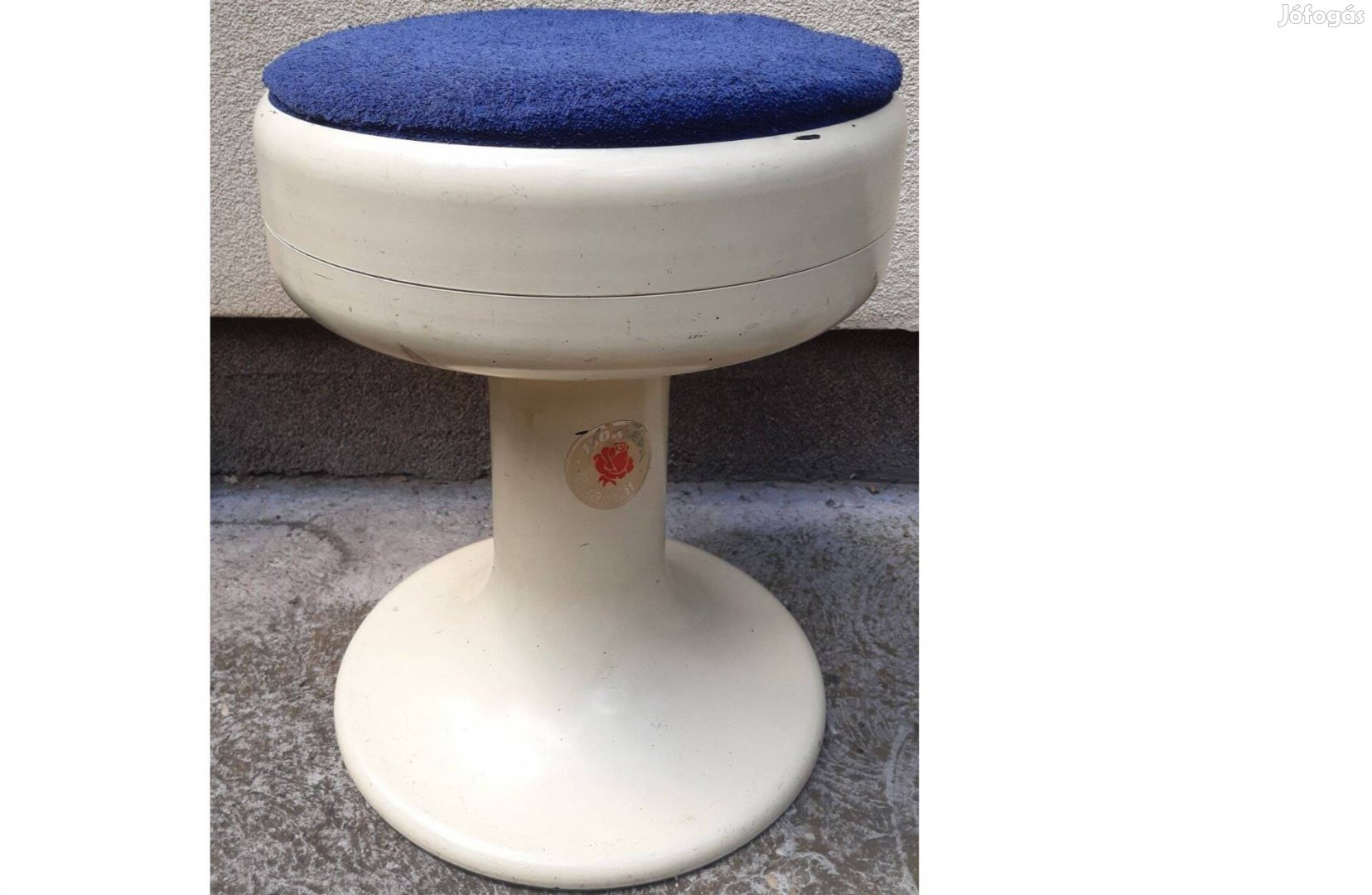 Műanyag tulipán puff, szék