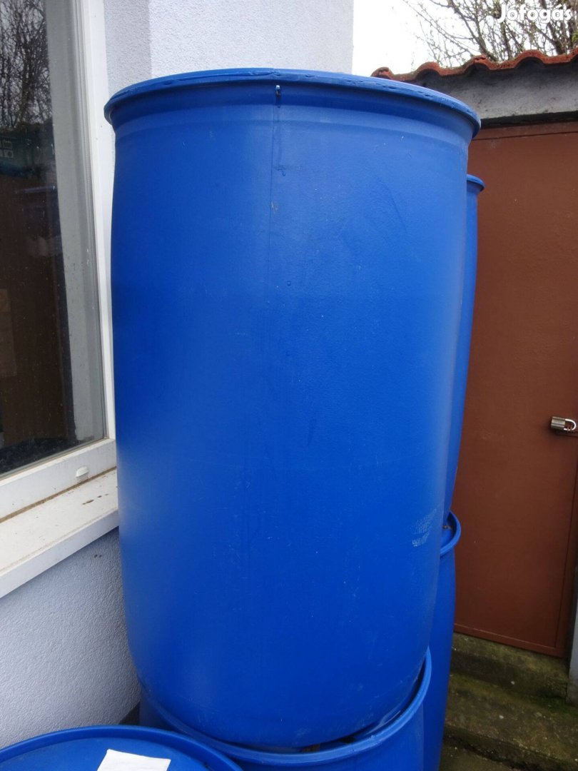 Műanyaghordók(220L), újszerű, élelmiszeripari, eladó