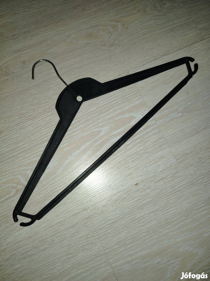 Műanyagvállfa gyártó szerszám