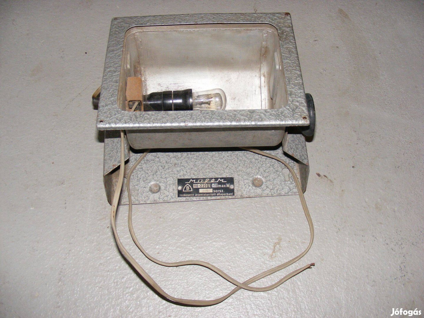 Müfém gyártmányú retro fémházas lámpa