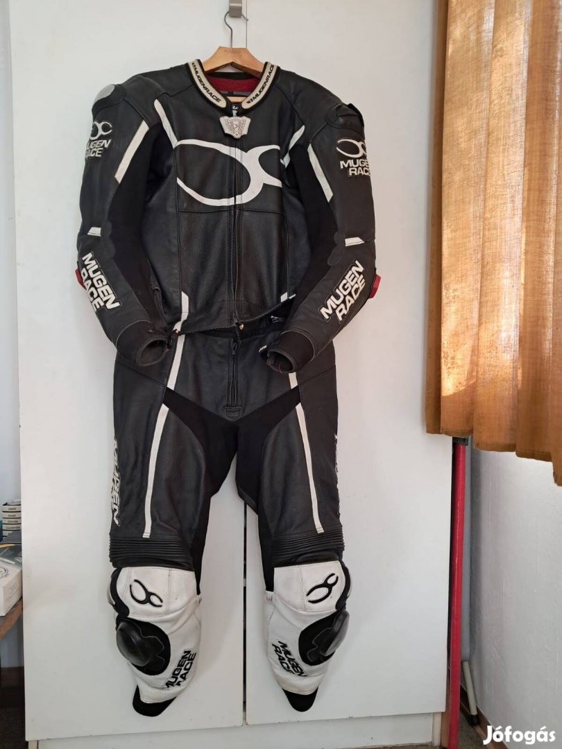 Mugen race motoros verseny ruha