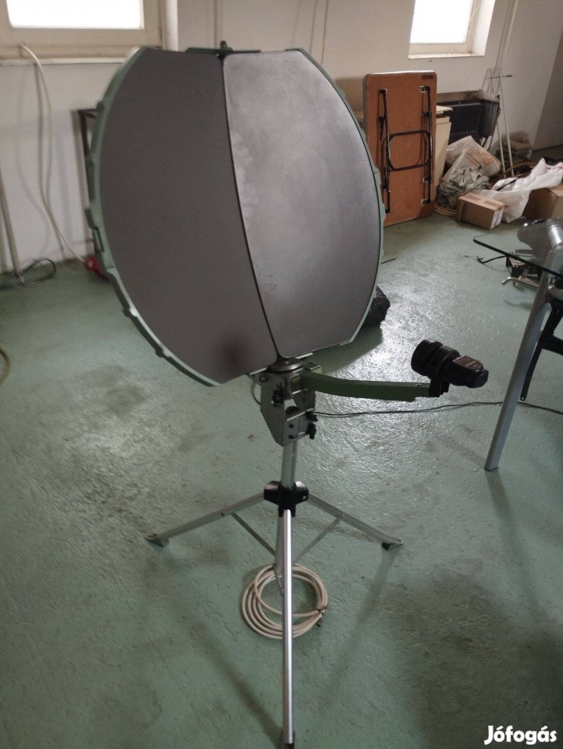 Műholdas parabola antena kempingbe, szabadba