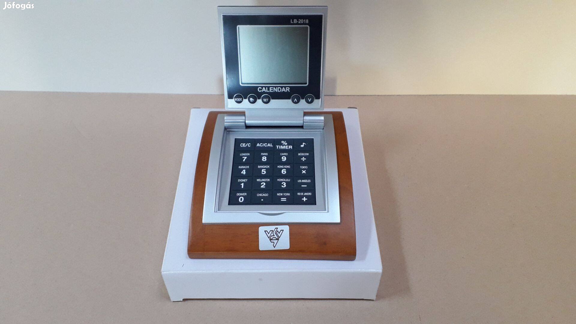 Multifunkciós számológép, naptár 16 időzónával