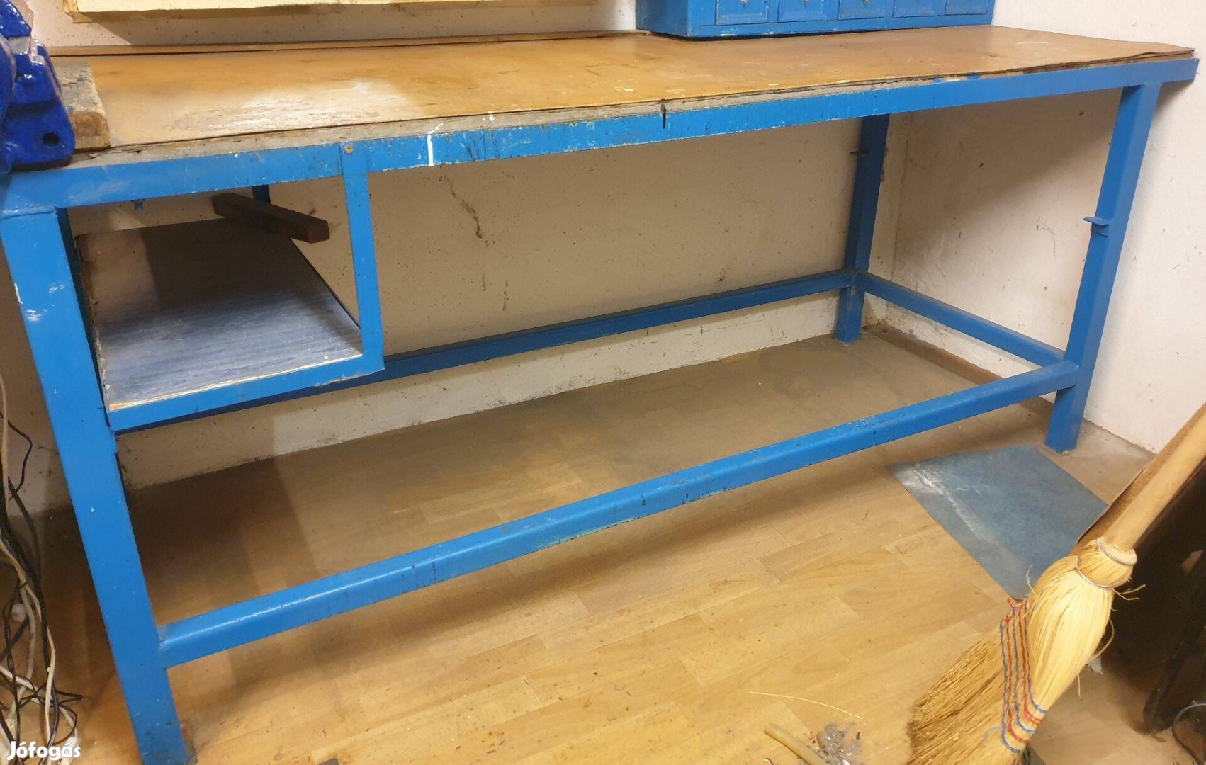 Munkaasztal-Satupad eladó