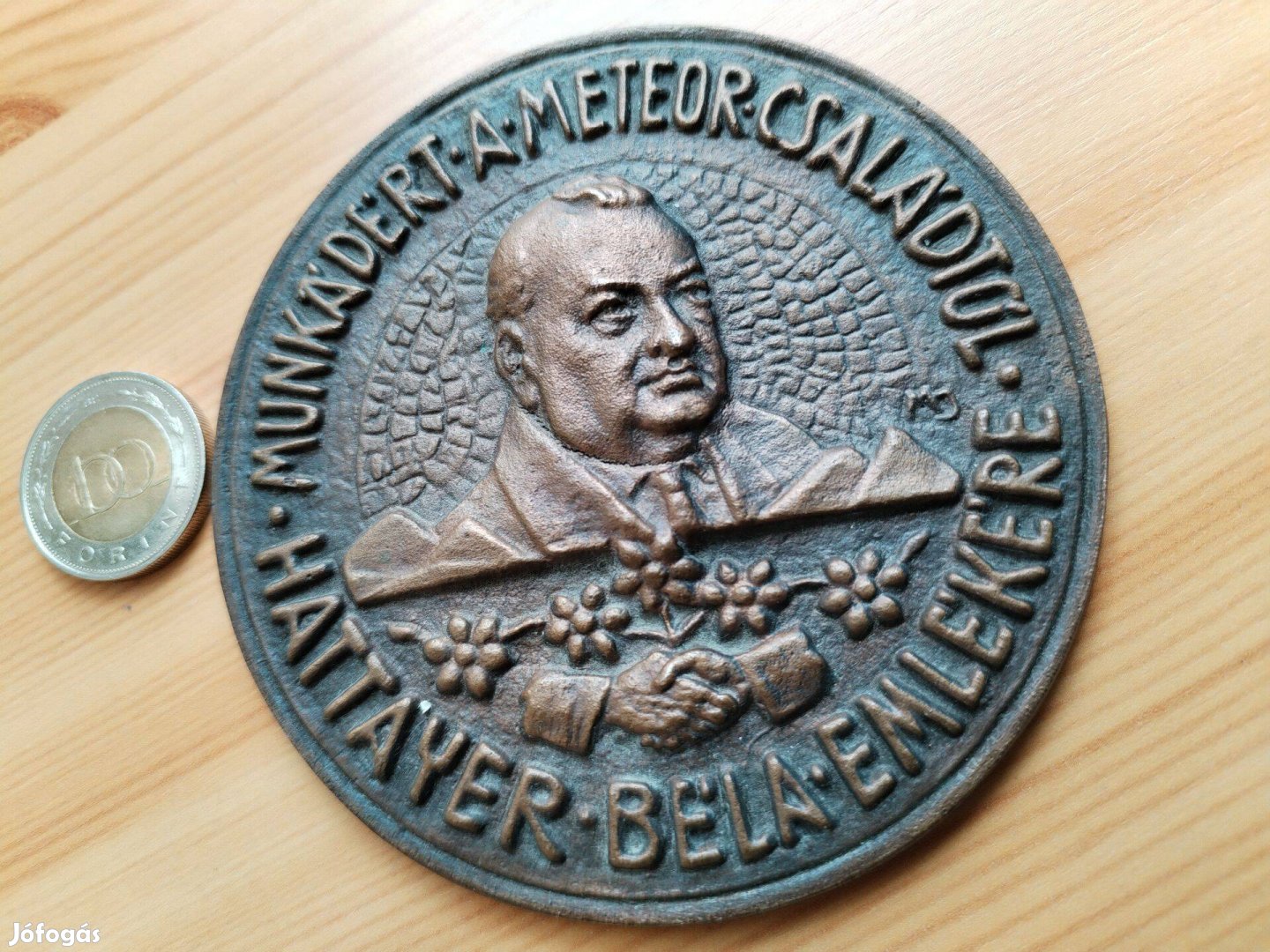Munkádért a Meteor Családtól Hattyayer Béla emlékére bronz plaket