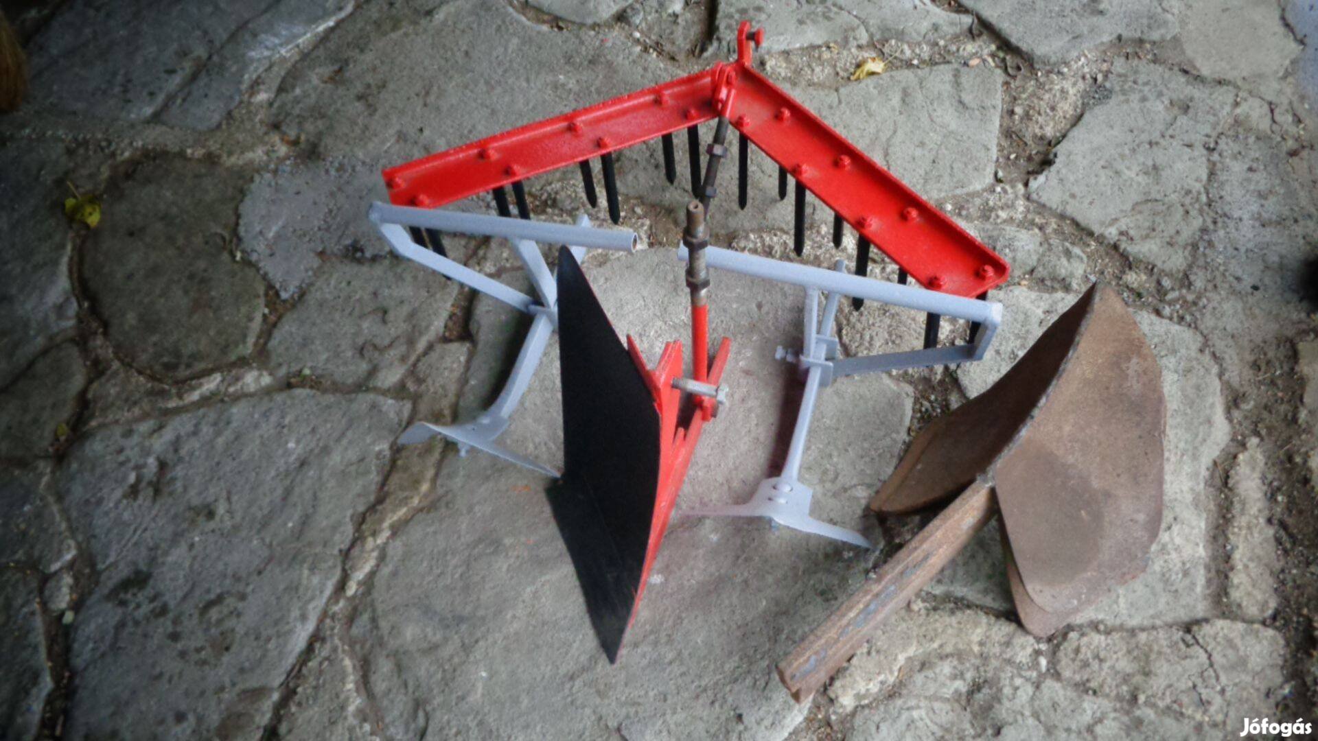Munkaeszközök kerti traktorhoz
