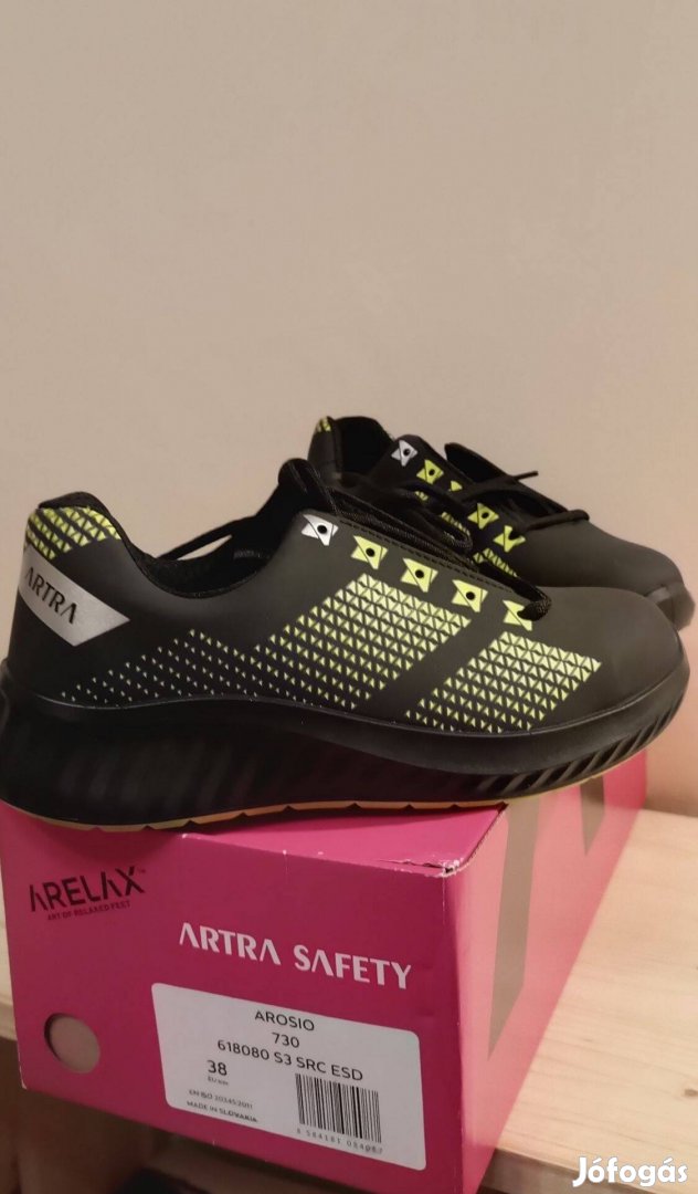 Munkavédelmi cipő