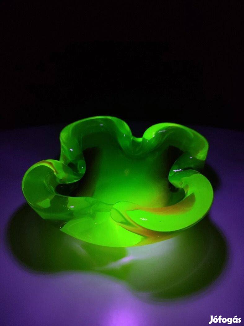 Murano geode uránium üveg hamutál