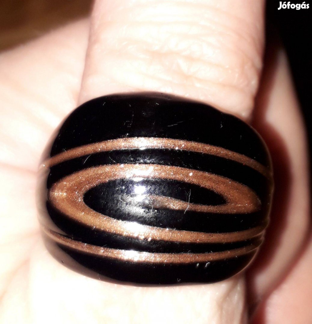 Muránói üveg gyűrű 18 mm belső ámérővel eladó fekete-rozsdab